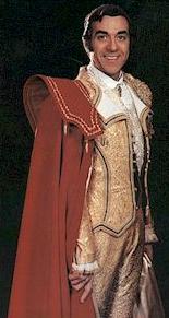 Luis Mariano in stage costume - www.luismariano.com